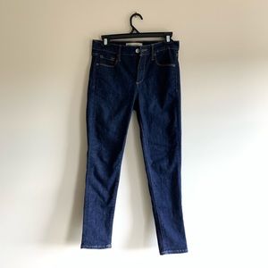 Gap true skinny dark blue jeans EUC